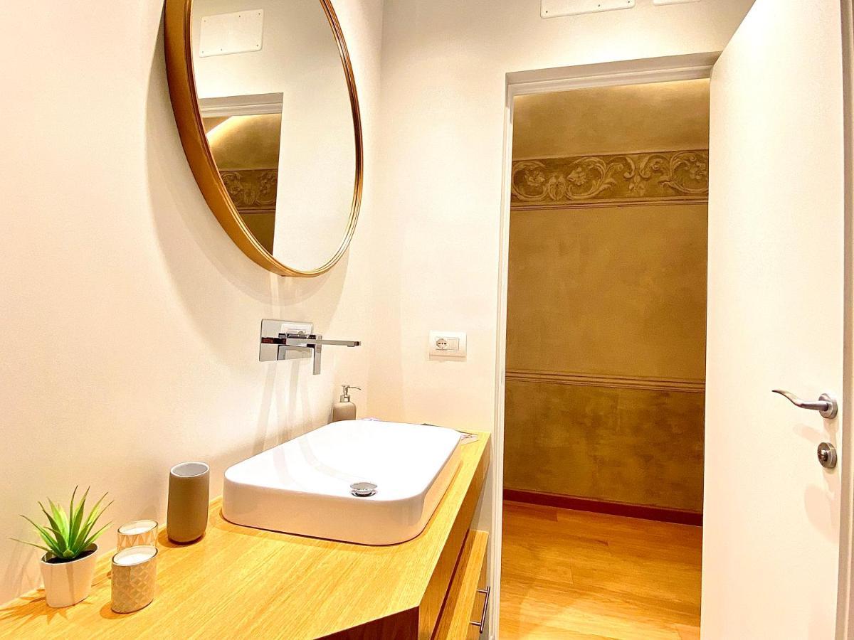 Amazing San Lorenzo 19, Rolli Palace Unesco - Stunning View Overlooking The Cathedral - Free Private Parking- Génova Exterior foto